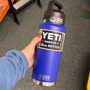 yeti new with tags 36 oz water bottle offshore blue
